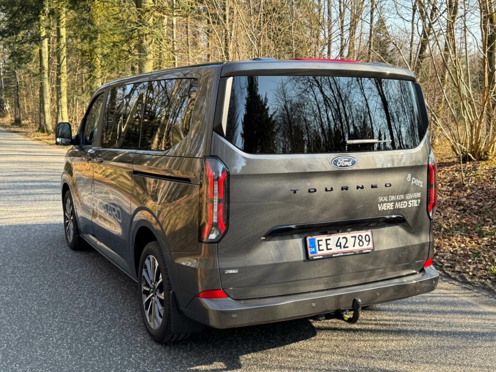 Ford Tourneo-2